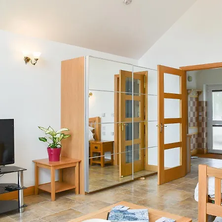 Holiday home Ty Bach